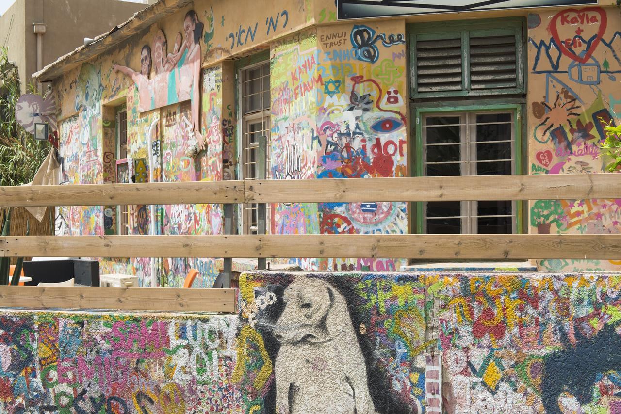 Sapir Hostel (Adults Only) Tel Aviv Bagian luar foto