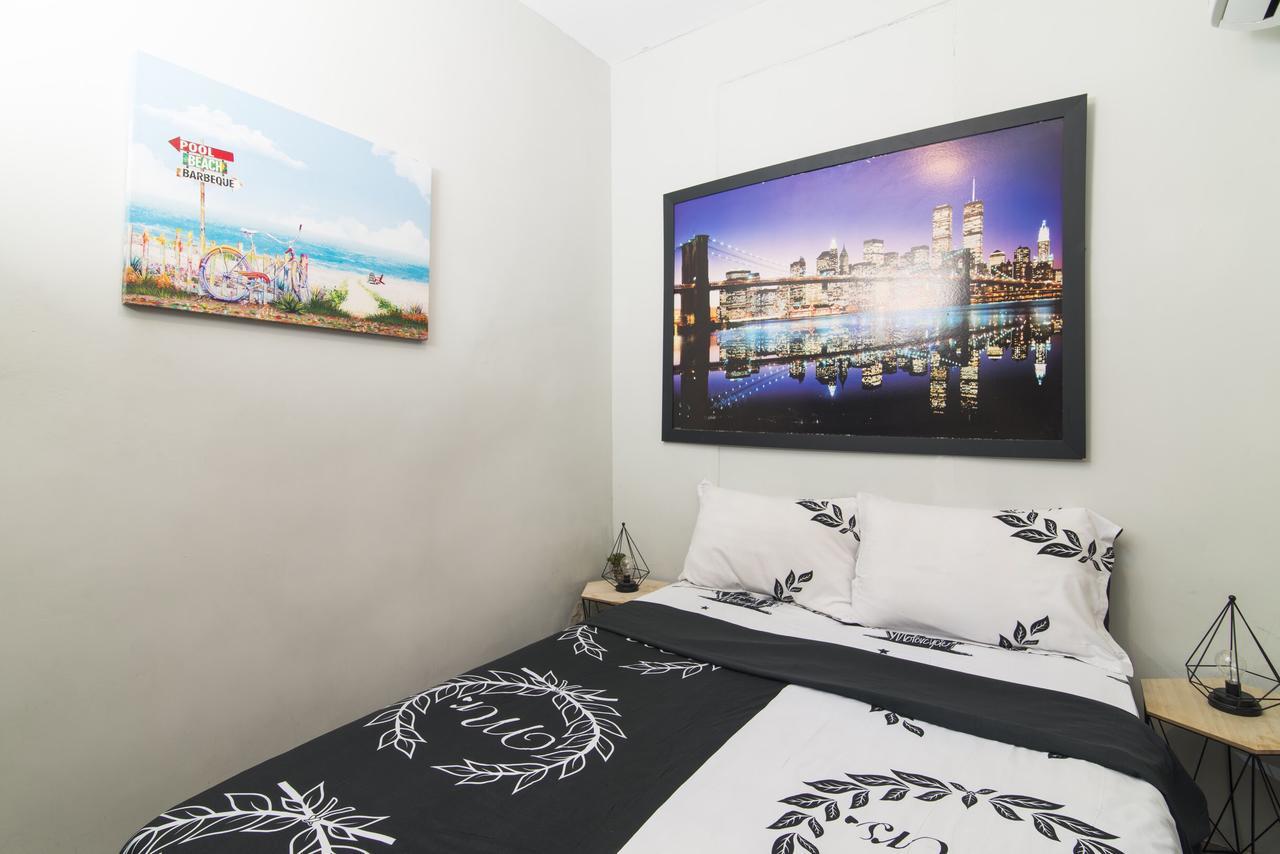 Sapir Hostel (Adults Only) Tel Aviv Bagian luar foto