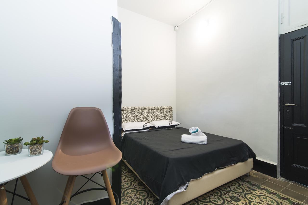 Sapir Hostel (Adults Only) Tel Aviv Bagian luar foto