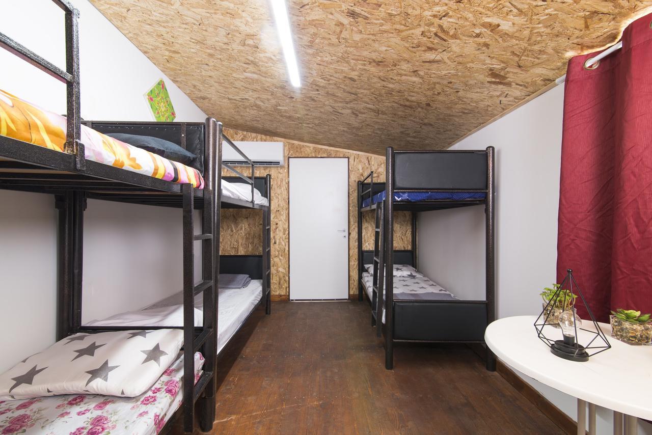 Sapir Hostel (Adults Only) Tel Aviv Bagian luar foto
