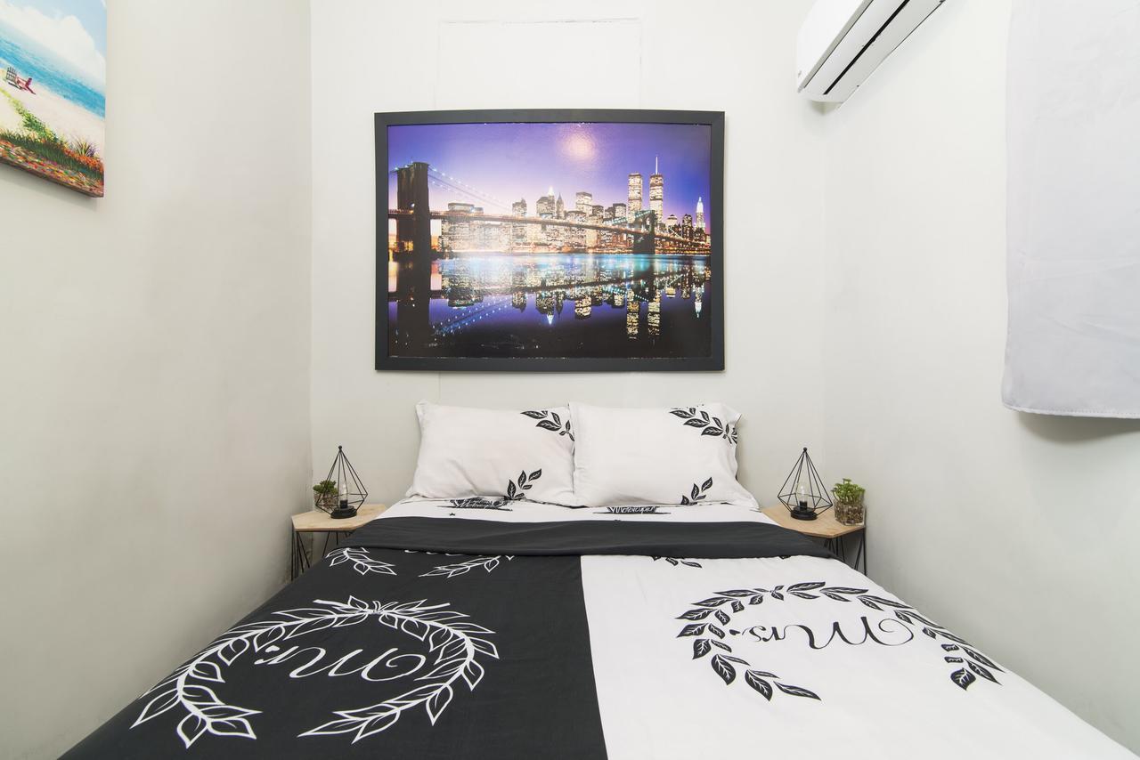 Sapir Hostel (Adults Only) Tel Aviv Bagian luar foto