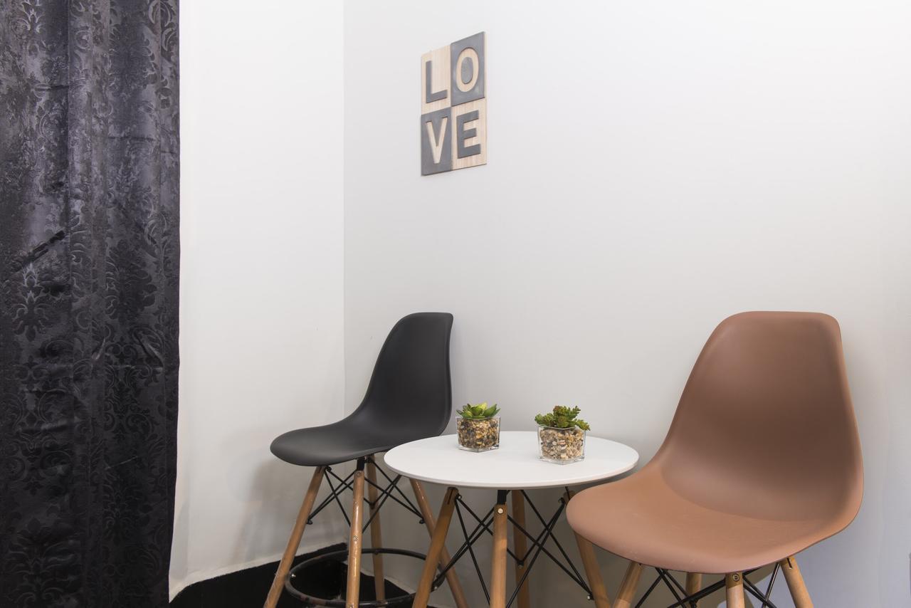 Sapir Hostel (Adults Only) Tel Aviv Bagian luar foto