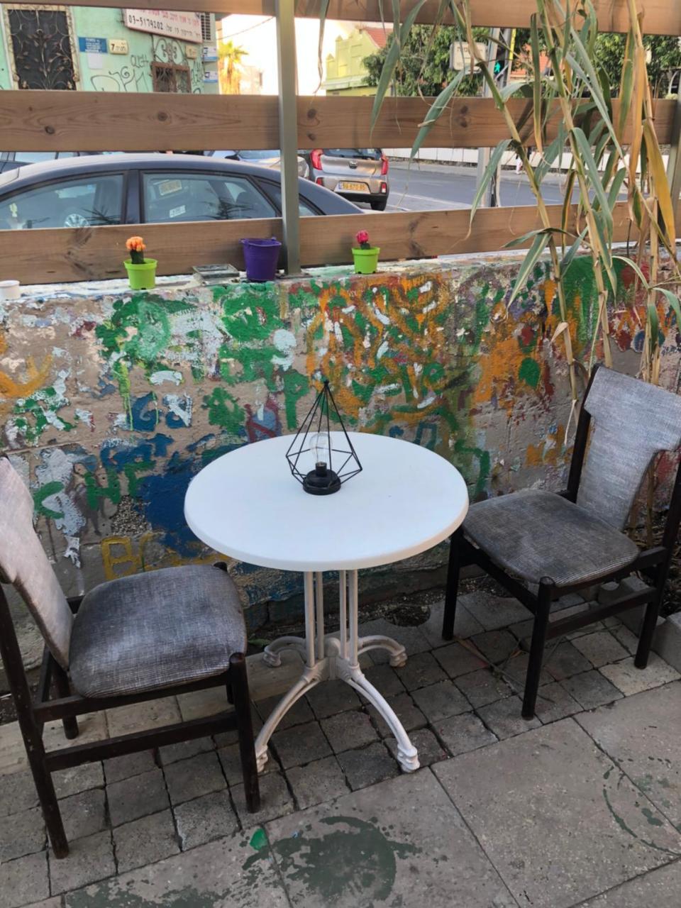 Sapir Hostel (Adults Only) Tel Aviv Bagian luar foto