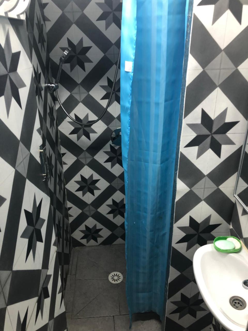 Sapir Hostel (Adults Only) Tel Aviv Bagian luar foto
