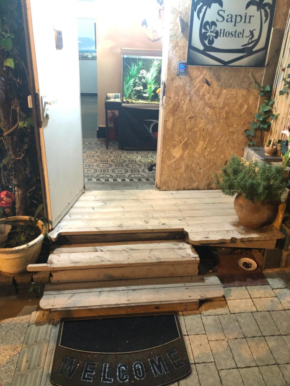 Sapir Hostel (Adults Only) Tel Aviv Bagian luar foto