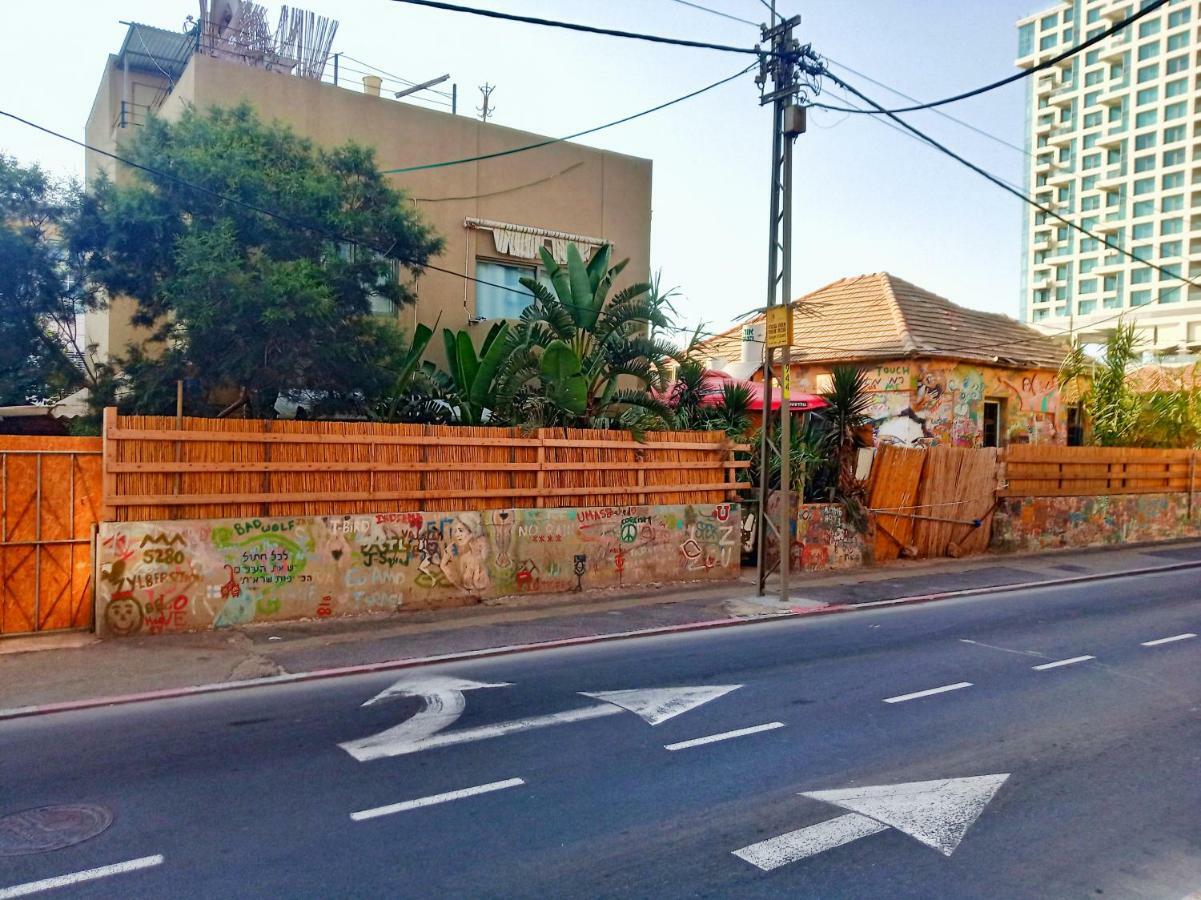 Sapir Hostel (Adults Only) Tel Aviv Bagian luar foto